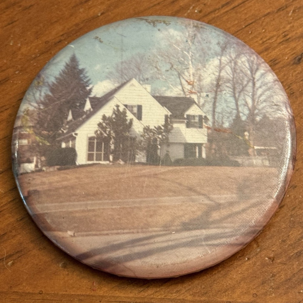 Family Home House Picture Vintage Pinback Button Pin Round Circle
